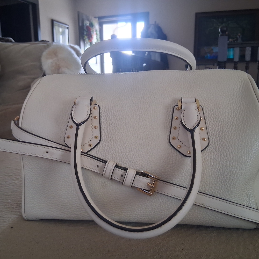 Michael Kors White Shoulder Bag with Silver Hardware